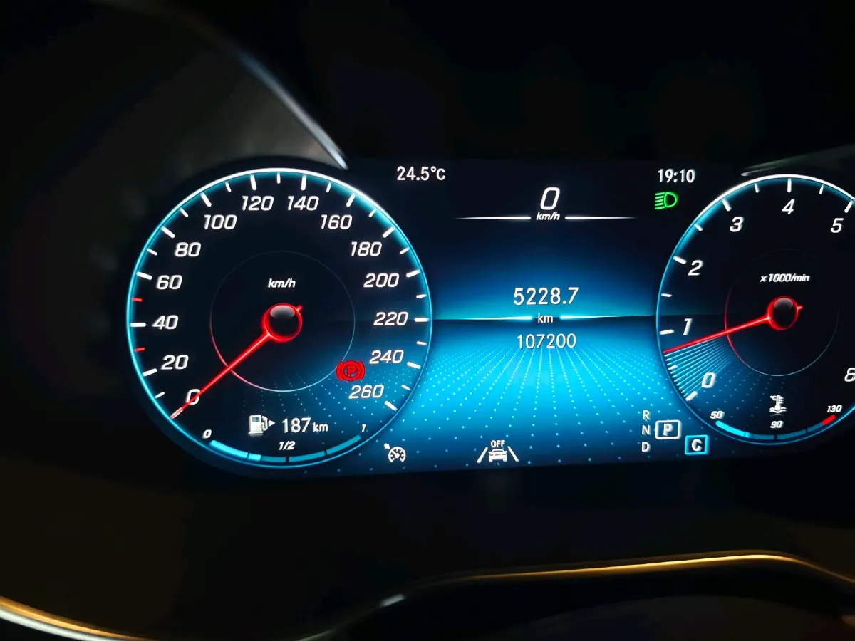 2020 Mercedes-Benz GLC Class 2.0T 258HP L4 9AT,autocango,china used car exporter,china ev exporter,chinese used car exporter,chinese used ev exporter