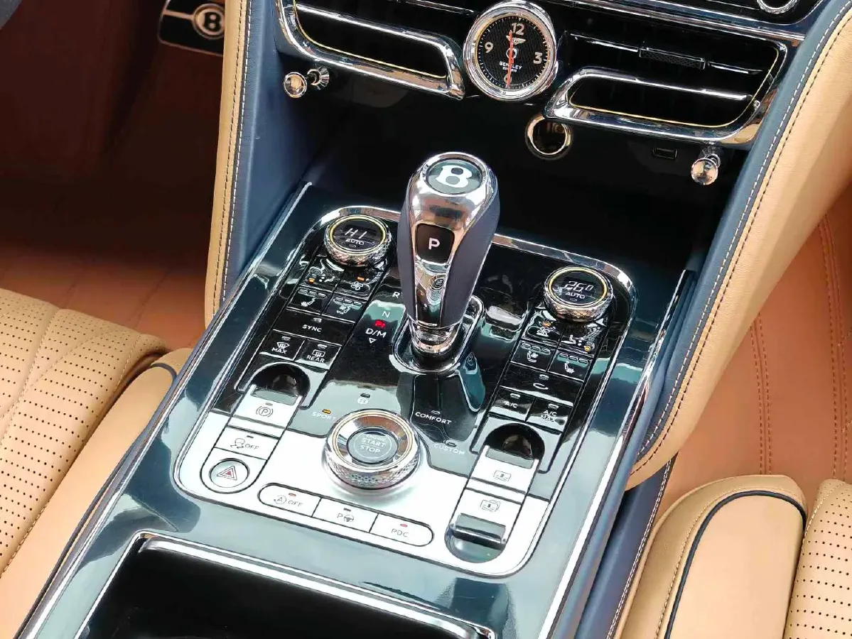 2021 Bentley Flying Spur 4.0T 550HP V8 8DCT,autocango,china used car exporter,china ev exporter,chinese used car exporter,chinese used ev exporter