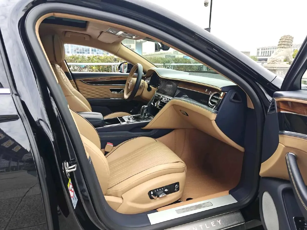 2021 Bentley Flying Spur 4.0T 550HP V8 8DCT,autocango,china used car exporter,china ev exporter,chinese used car exporter,chinese used ev exporter
