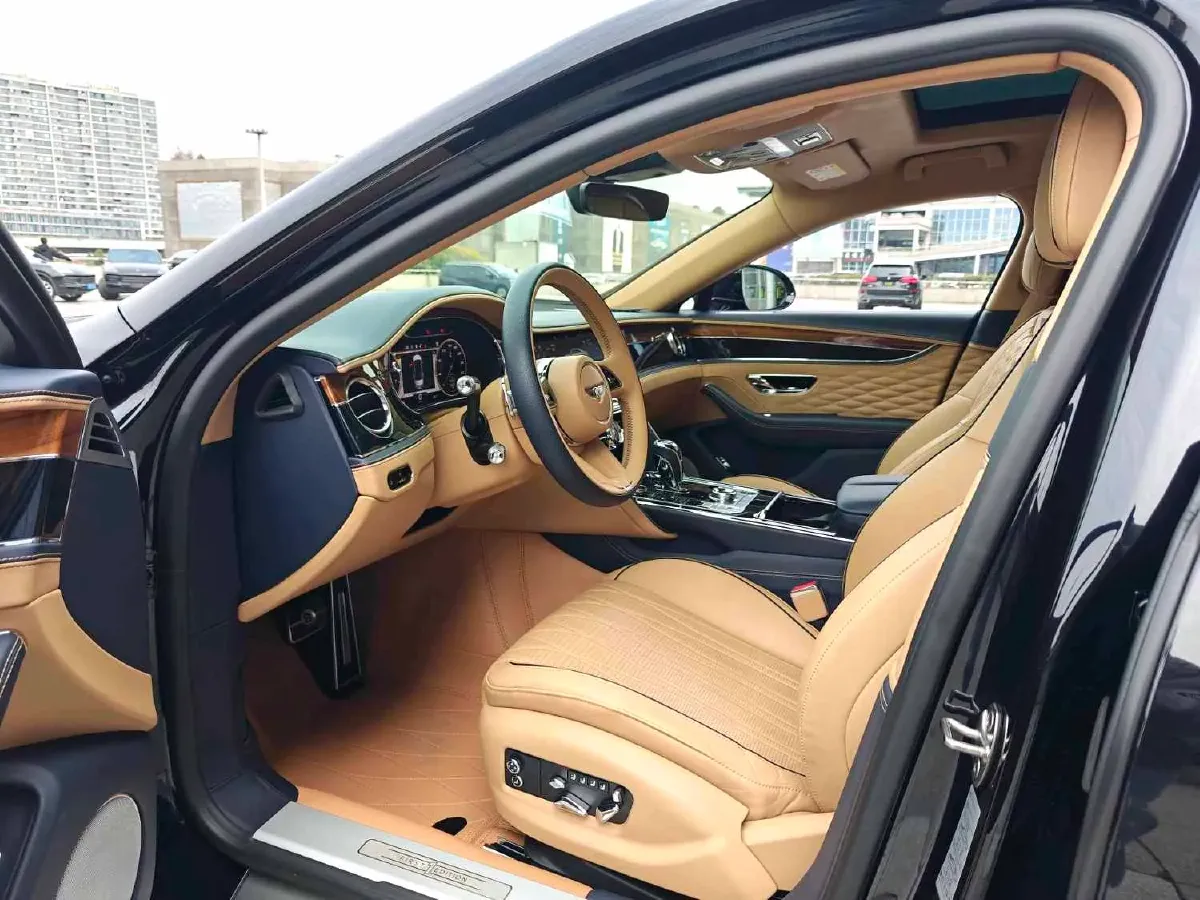 2021 Bentley Flying Spur 4.0T 550HP V8 8DCT,autocango,china used car exporter,china ev exporter,chinese used car exporter,chinese used ev exporter