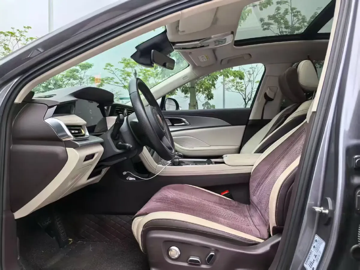 2023 HongQi H5 2.0T 224HP L4 8AT,autocango,china used car exporter,china ev exporter,chinese used car exporter,chinese used ev exporter