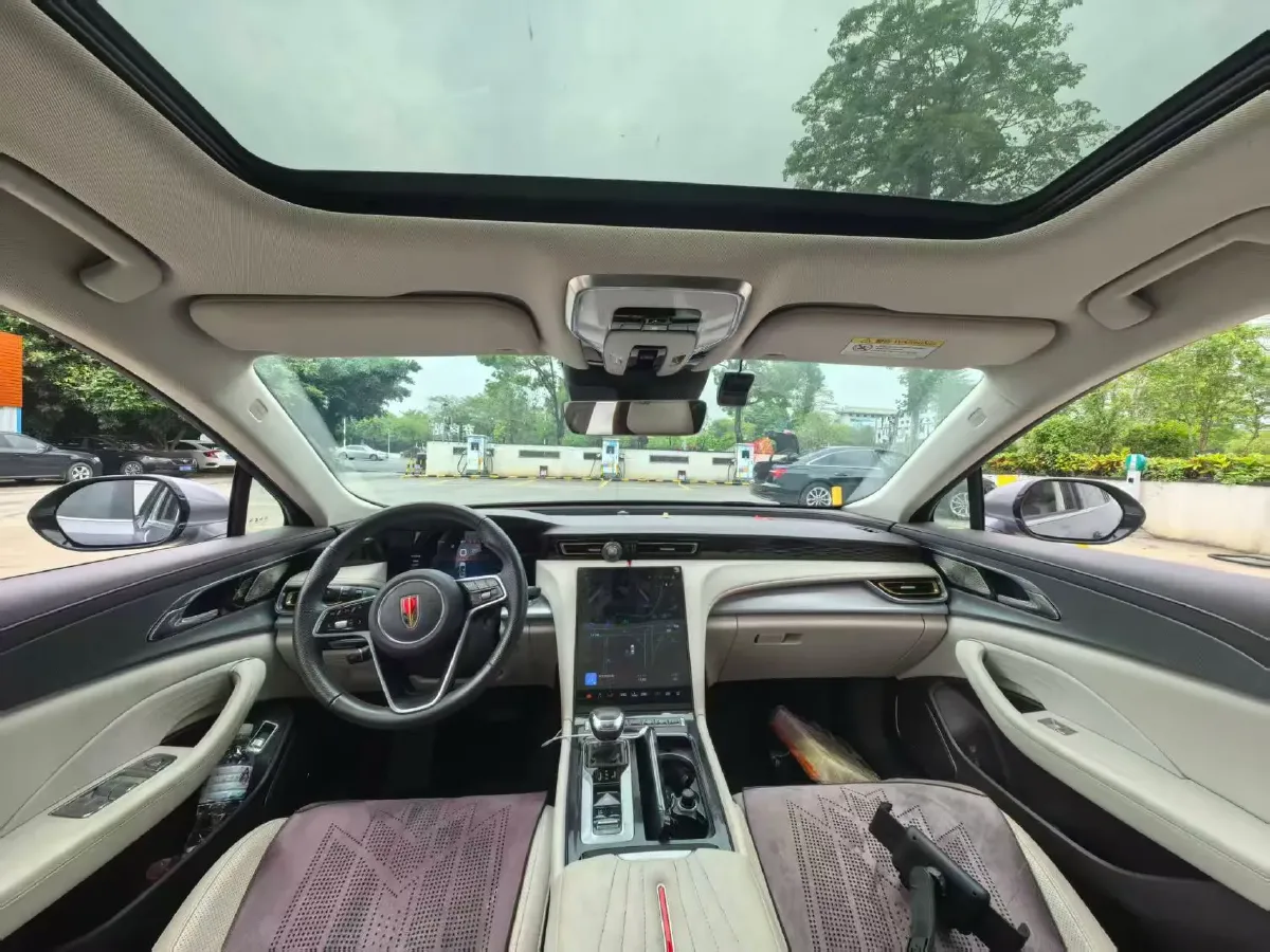 2023 HongQi H5 2.0T 224HP L4 8AT,autocango,china used car exporter,china ev exporter,chinese used car exporter,chinese used ev exporter