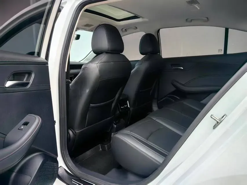 2023 Roewe i5 1.5L 129HP L4 CVT,autocango,china used car exporter,china ev exporter,chinese used car exporter,chinese used ev exporter