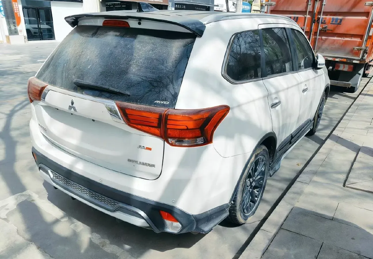 2020 Mitsubishi Outlander 2.4L 192HP L4 CVT,autocango,china used car exporter,china ev exporter,chinese used car exporter,chinese used ev exporter