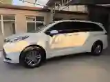 2024 Toyota Sienna 2.5L 189HP L4 E-CVT Hybrid