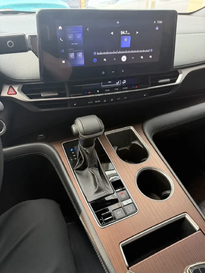 2024 Toyota Sienna 2.5L 189HP L4 E-CVT Hybrid,autocango,china used car exporter,china ev exporter,chinese used car exporter,chinese used ev exporter