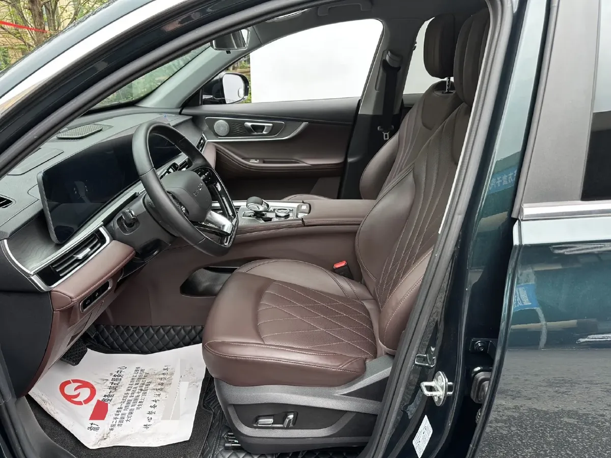 2024 Chery Tiggo 8 PRO 2.0T 254HP L4 7DCT,autocango,china used car exporter,china ev exporter,chinese used car exporter,chinese used ev exporter