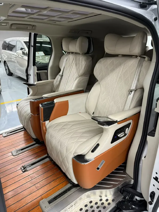 2021 Buick GL8 2.0T 237HP L4 9AT,autocango,china used car exporter,china ev exporter,chinese used car exporter,chinese used ev exporter