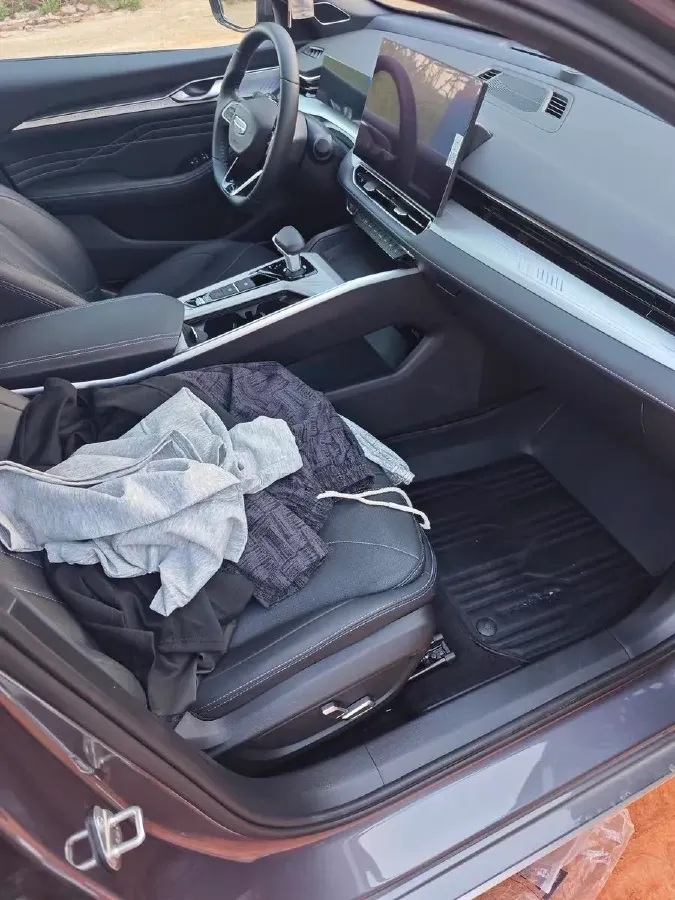 2023 Geely Preface 1.5T 181HP L4 7DCT,autocango,china used car exporter,china ev exporter,chinese used car exporter,chinese used ev exporter