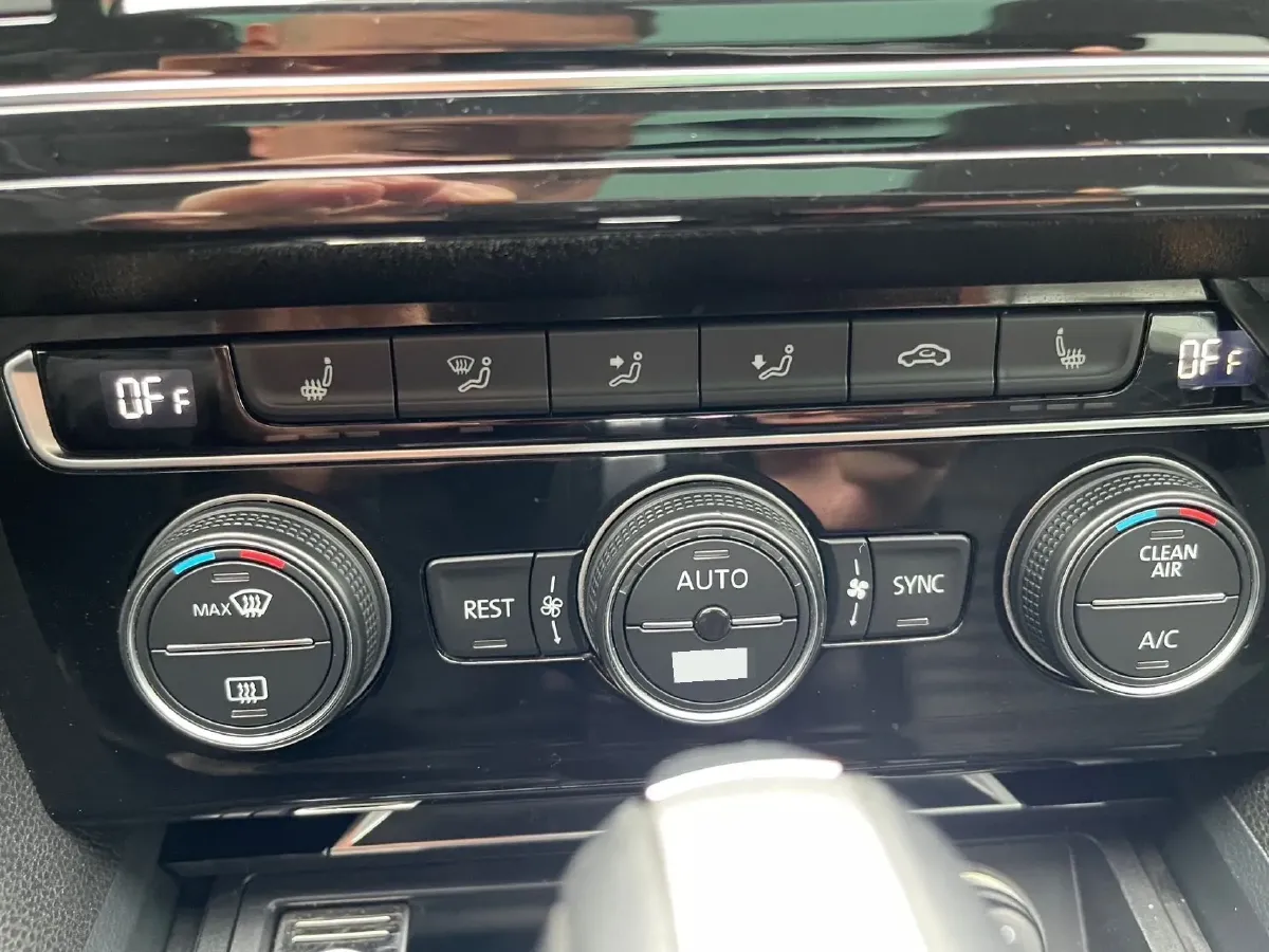 2019 Volkswagen Magotan 2.0T 186HP L4 7DCT,autocango,china used car exporter,china ev exporter,chinese used car exporter,chinese used ev exporter