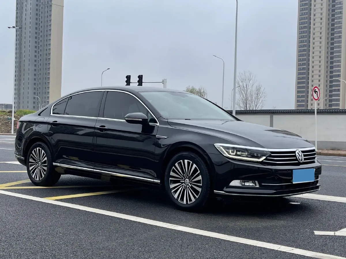 2019 Volkswagen Magotan 2.0T 186HP L4 7DCT,autocango,china used car exporter,china ev exporter,chinese used car exporter,chinese used ev exporter