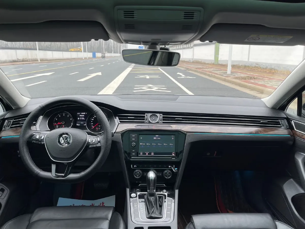 2019 Volkswagen Magotan 2.0T 186HP L4 7DCT,autocango,china used car exporter,china ev exporter,chinese used car exporter,chinese used ev exporter