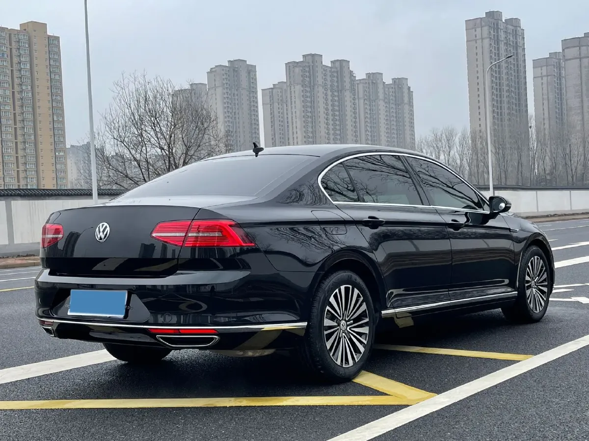 2019 Volkswagen Magotan 2.0T 186HP L4 7DCT,autocango,china used car exporter,china ev exporter,chinese used car exporter,chinese used ev exporter
