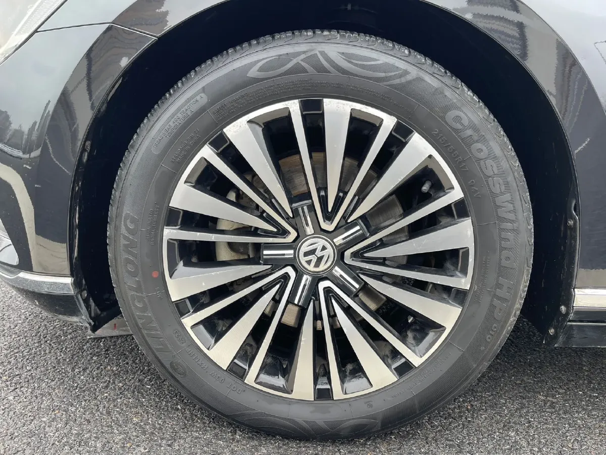 2019 Volkswagen Magotan 2.0T 186HP L4 7DCT,autocango,china used car exporter,china ev exporter,chinese used car exporter,chinese used ev exporter