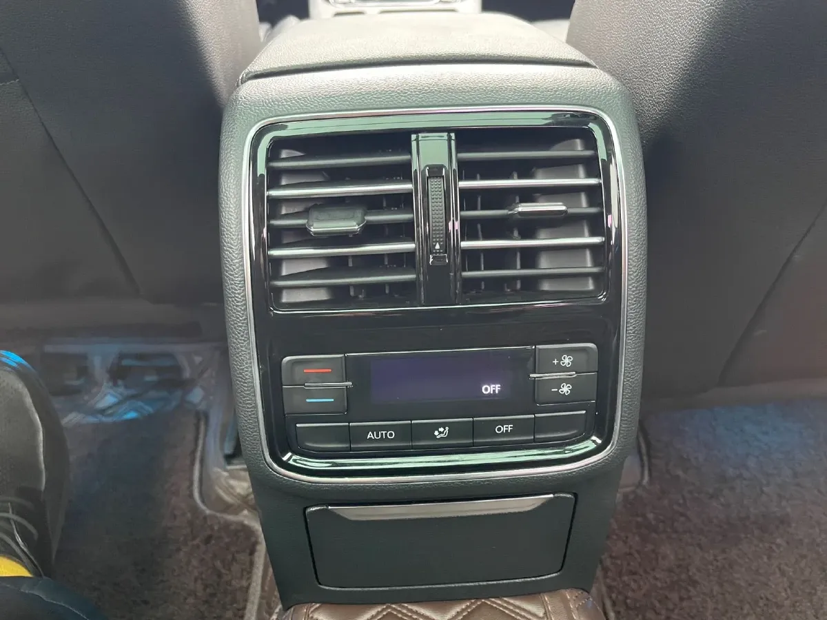 2019 Volkswagen Magotan 2.0T 186HP L4 7DCT,autocango,china used car exporter,china ev exporter,chinese used car exporter,chinese used ev exporter