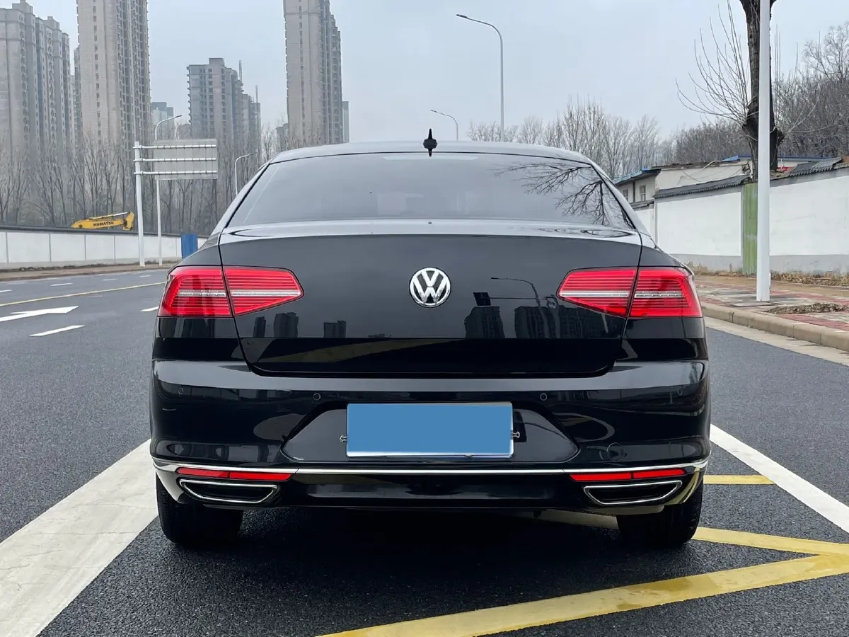 2019 Volkswagen Magotan 2.0T 186HP L4 7DCT,autocango,china used car exporter,china ev exporter,chinese used car exporter,chinese used ev exporter