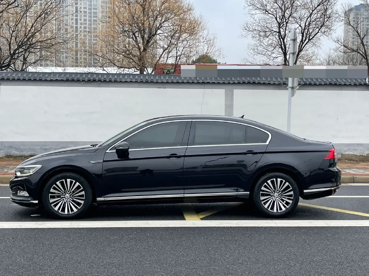 2019 Volkswagen Magotan 2.0T 186HP L4 7DCT,autocango,china used car exporter,china ev exporter,chinese used car exporter,chinese used ev exporter