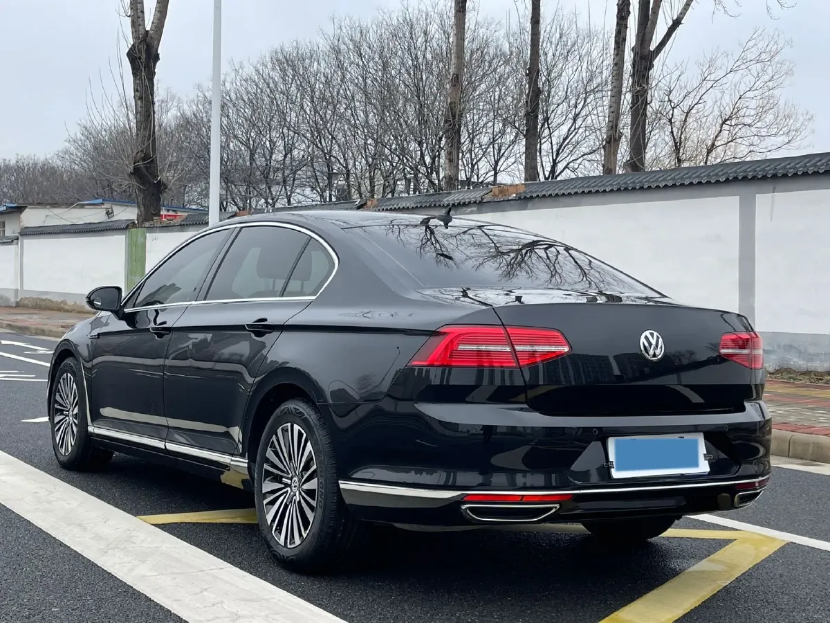 2019 Volkswagen Magotan 2.0T 186HP L4 7DCT,autocango,china used car exporter,china ev exporter,chinese used car exporter,chinese used ev exporter