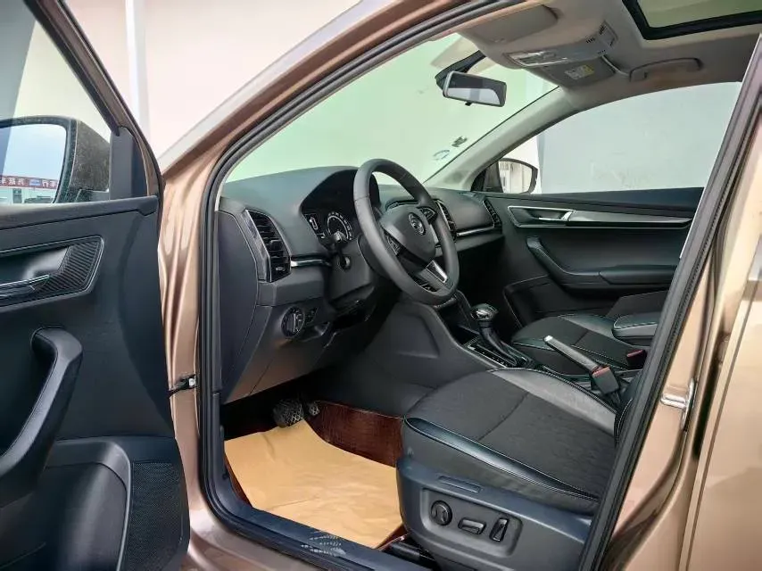 2019 Skoda Karoq 1.4T 150HP L4 7DCT,autocango,china used car exporter,china ev exporter,chinese used car exporter,chinese used ev exporter