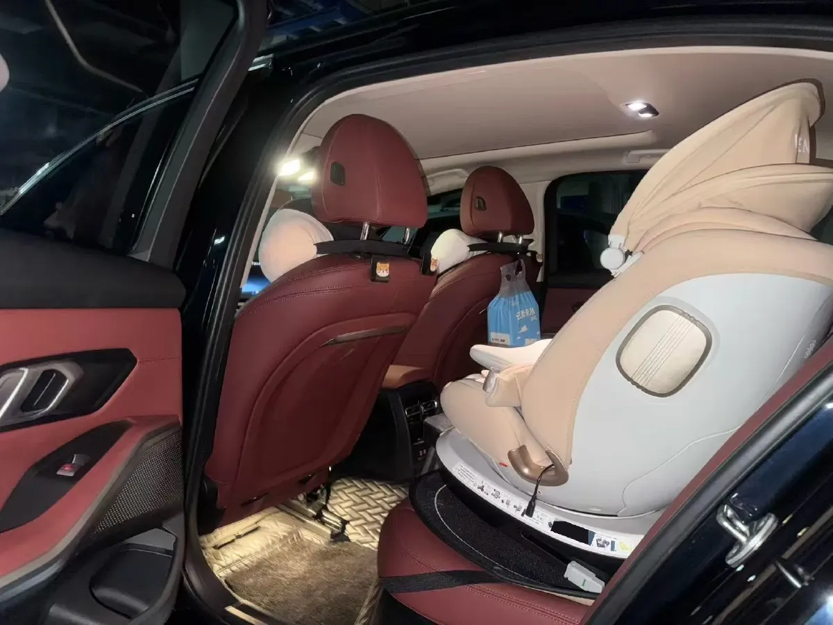 2023 BMW 3 Series 2.0T 156HP L4 8AT,autocango,china used car exporter,china ev exporter,chinese used car exporter,chinese used ev exporter