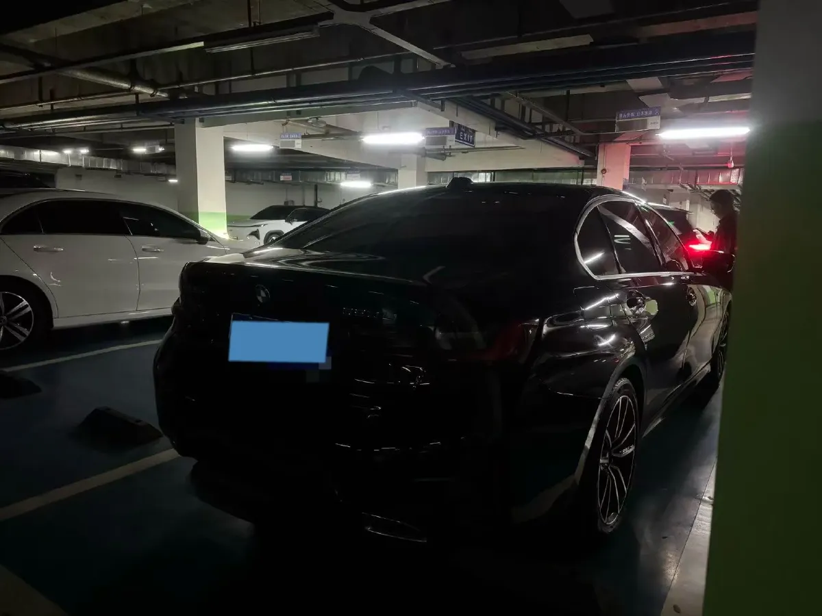 2023 BMW 3 Series 2.0T 156HP L4 8AT,autocango,china used car exporter,china ev exporter,chinese used car exporter,chinese used ev exporter