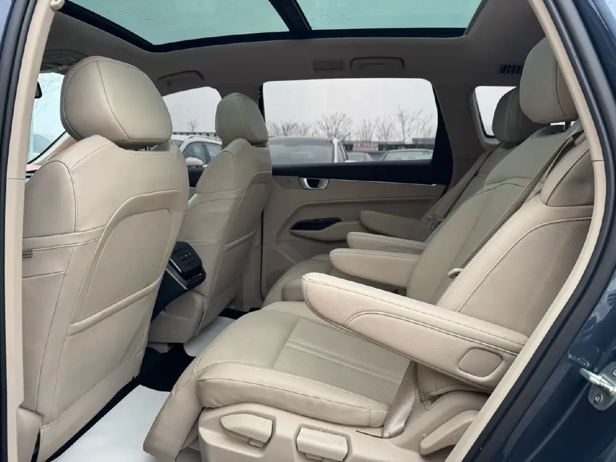 2022 WuLing KaiJie 1.5T 177HP L4 CVT,autocango,china used car exporter,china ev exporter,chinese used car exporter,chinese used ev exporter