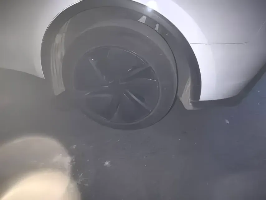 2025 Tesla Model Y BEV 62.5KWH,autocango,china used car exporter,china ev exporter,chinese used car exporter,chinese used ev exporter