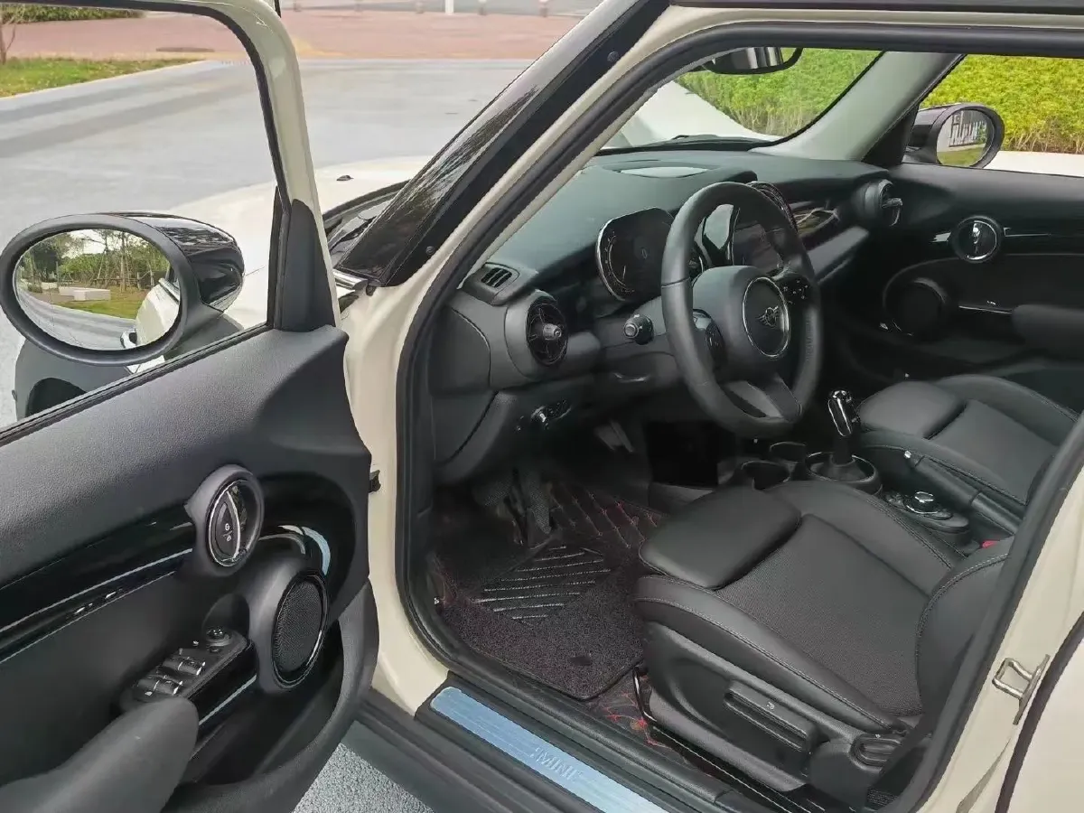 2022 MINI MINI 1.5T 136HP L3 7DCT,autocango,china used car exporter,china ev exporter,chinese used car exporter,chinese used ev exporter