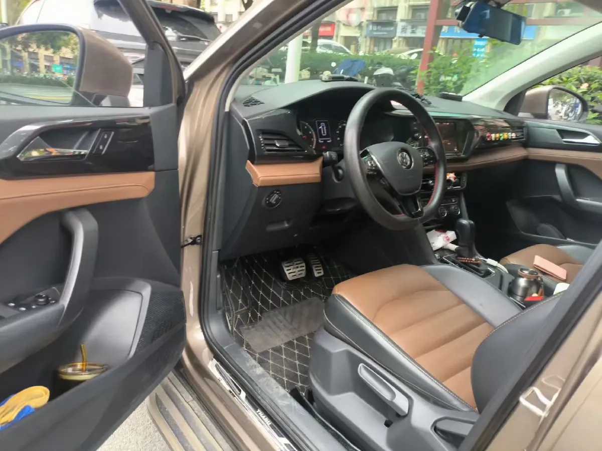 2019 MINI MINI 1.5T 102HP L3 7DCT,autocango,china used car exporter,china ev exporter,chinese used car exporter,chinese used ev exporter