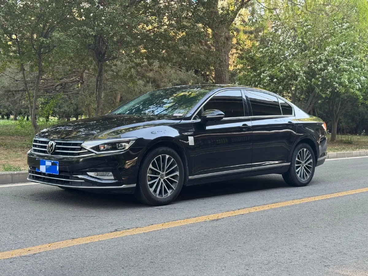 2020 Volkswagen Magotan 2.0T 186HP L4 7DCT,autocango,china used car exporter,china ev exporter,chinese used car exporter,chinese used ev exporter