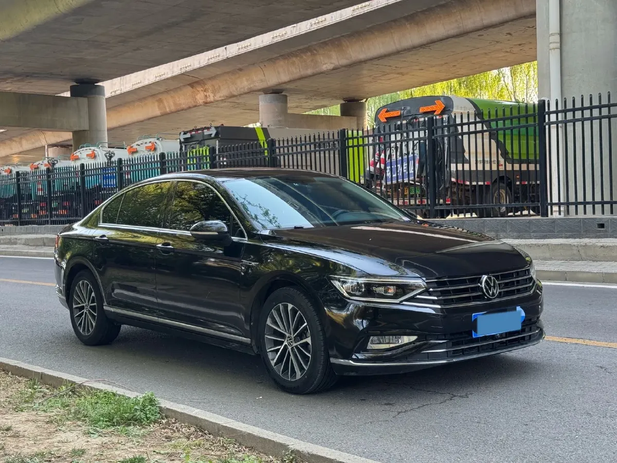 2020 Volkswagen Magotan 2.0T 186HP L4 7DCT,autocango,china used car exporter,china ev exporter,chinese used car exporter,chinese used ev exporter