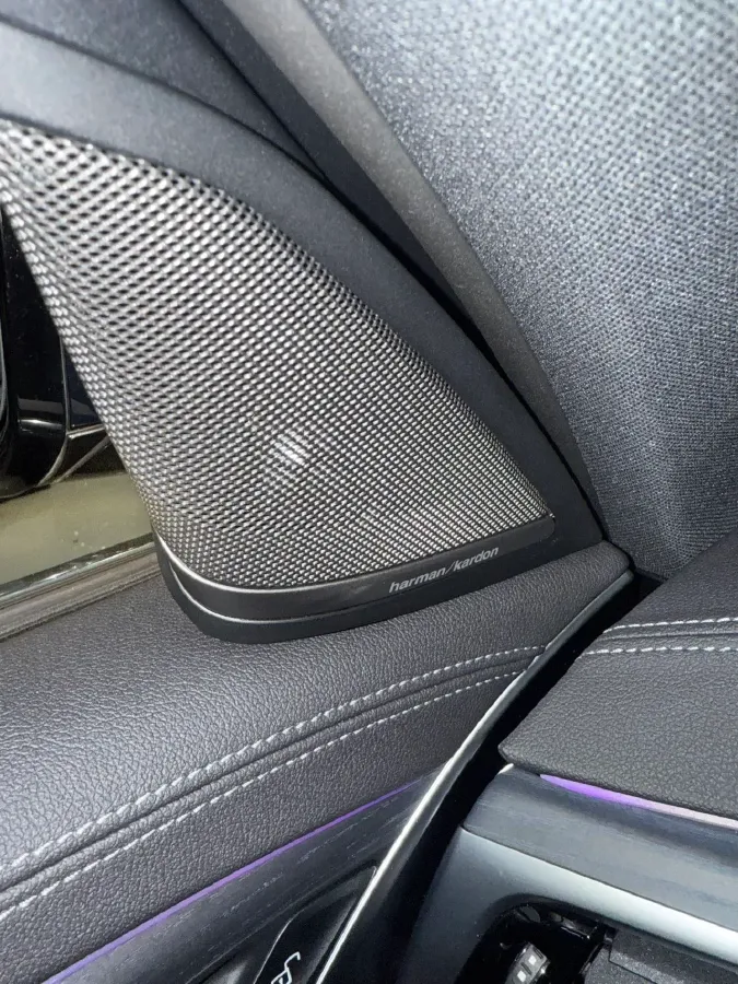 2023 BMW 5 Series 2.0T 245HP L4 8AT,autocango,china used car exporter,china ev exporter,chinese used car exporter,chinese used ev exporter