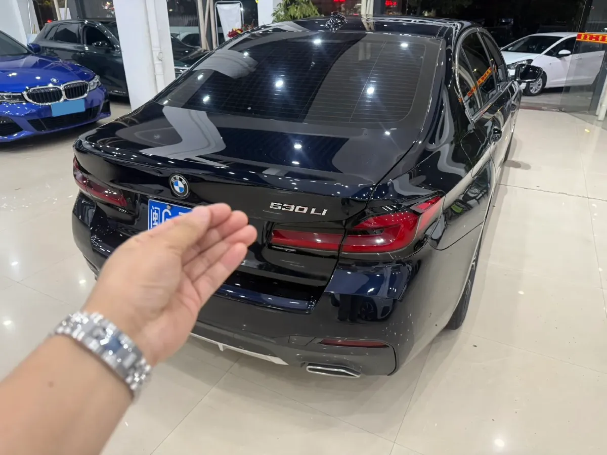 2023 BMW 5 Series 2.0T 245HP L4 8AT,autocango,china used car exporter,china ev exporter,chinese used car exporter,chinese used ev exporter