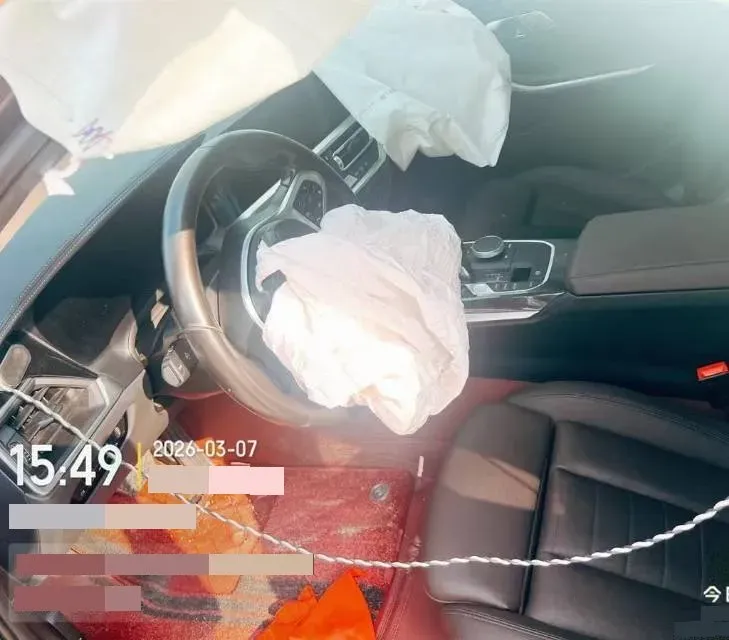 2021 BMW 3 Series 2.0T 184HP L4 8AT,autocango,china used car exporter,china ev exporter,chinese used car exporter,chinese used ev exporter