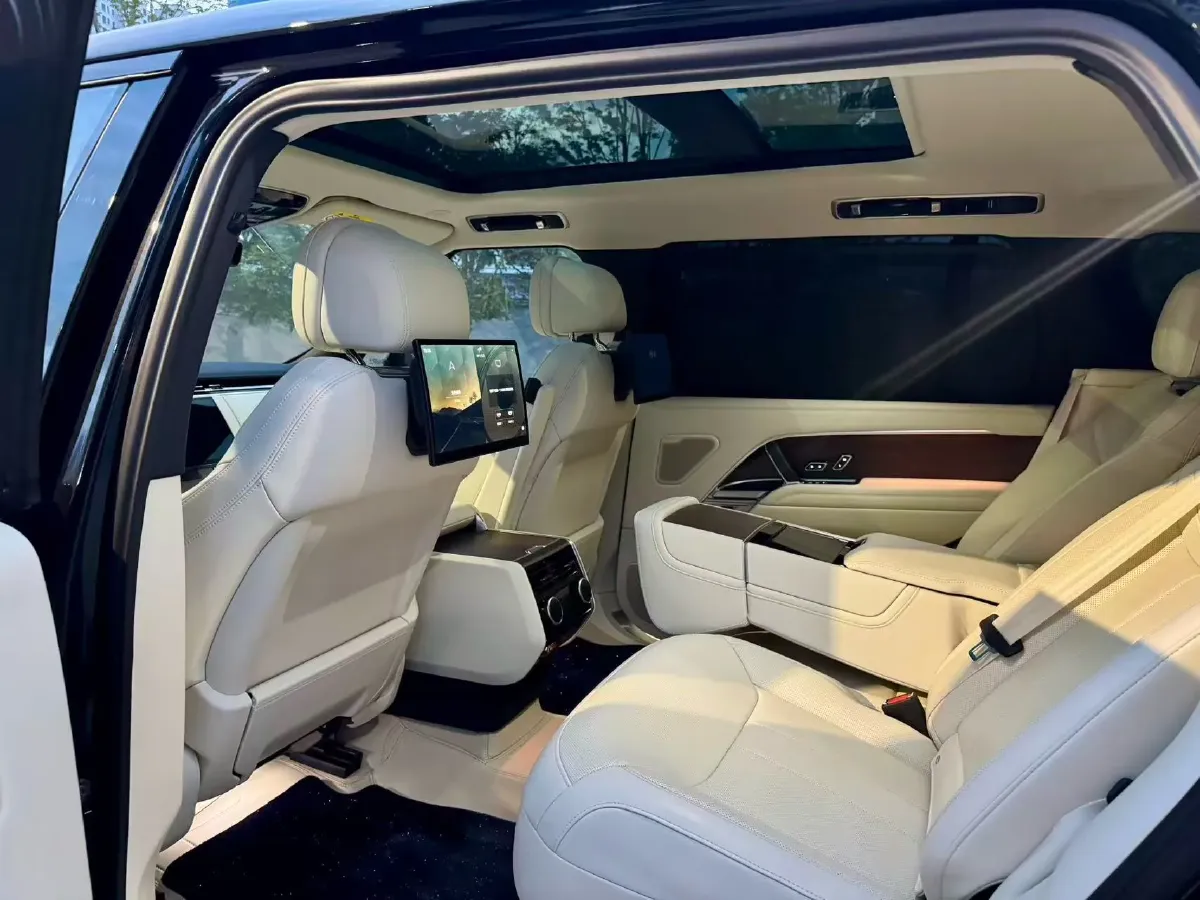 2024 Land Rover Range Rover 3.0T 400HP L6 8AT,autocango,china used car exporter,china ev exporter,chinese used car exporter,chinese used ev exporter