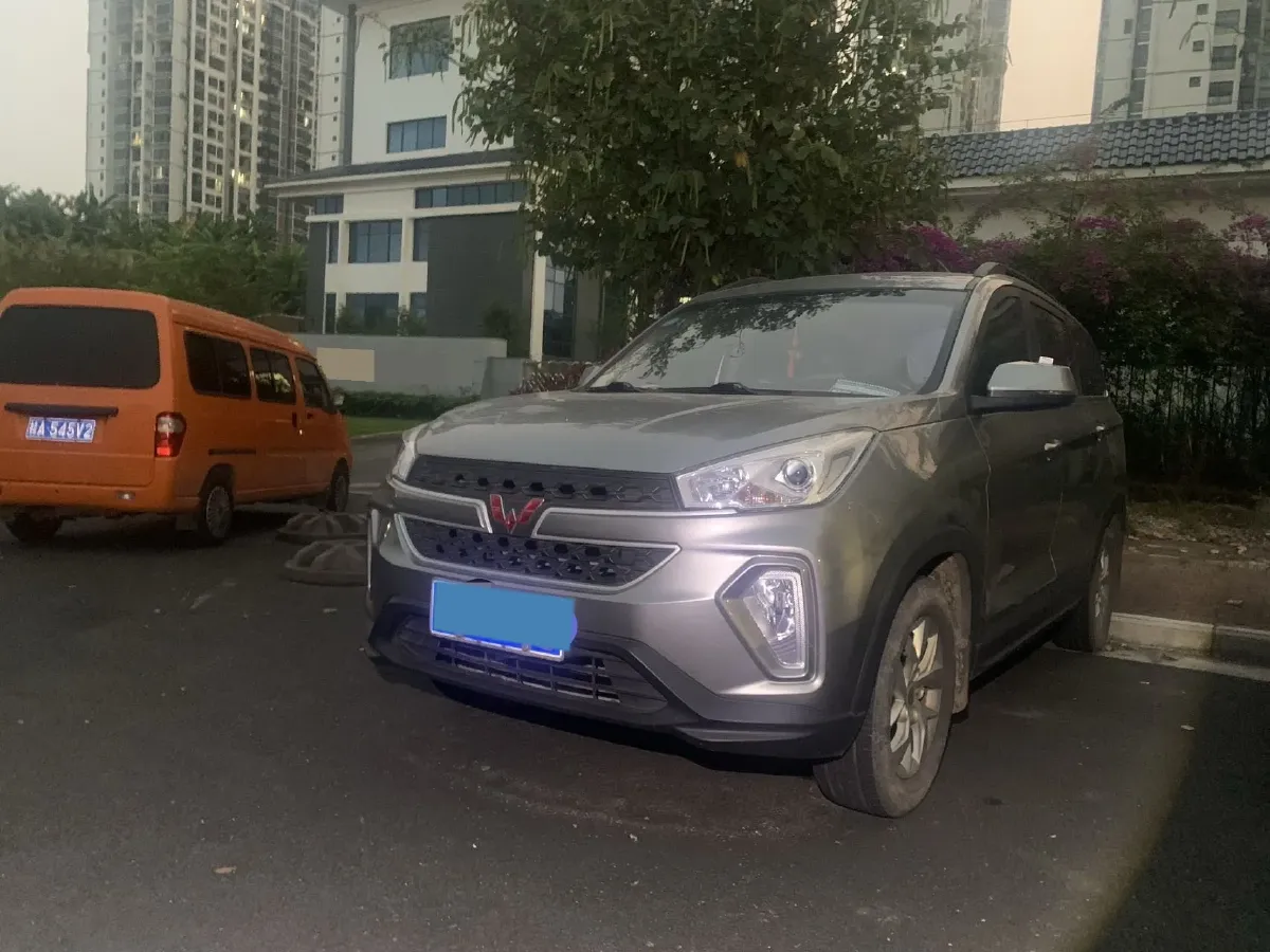 2018 WuLing HongGuang S3 1.5L 112HP L4 6MT,autocango,china used car exporter,china ev exporter,chinese used car exporter,chinese used ev exporter
