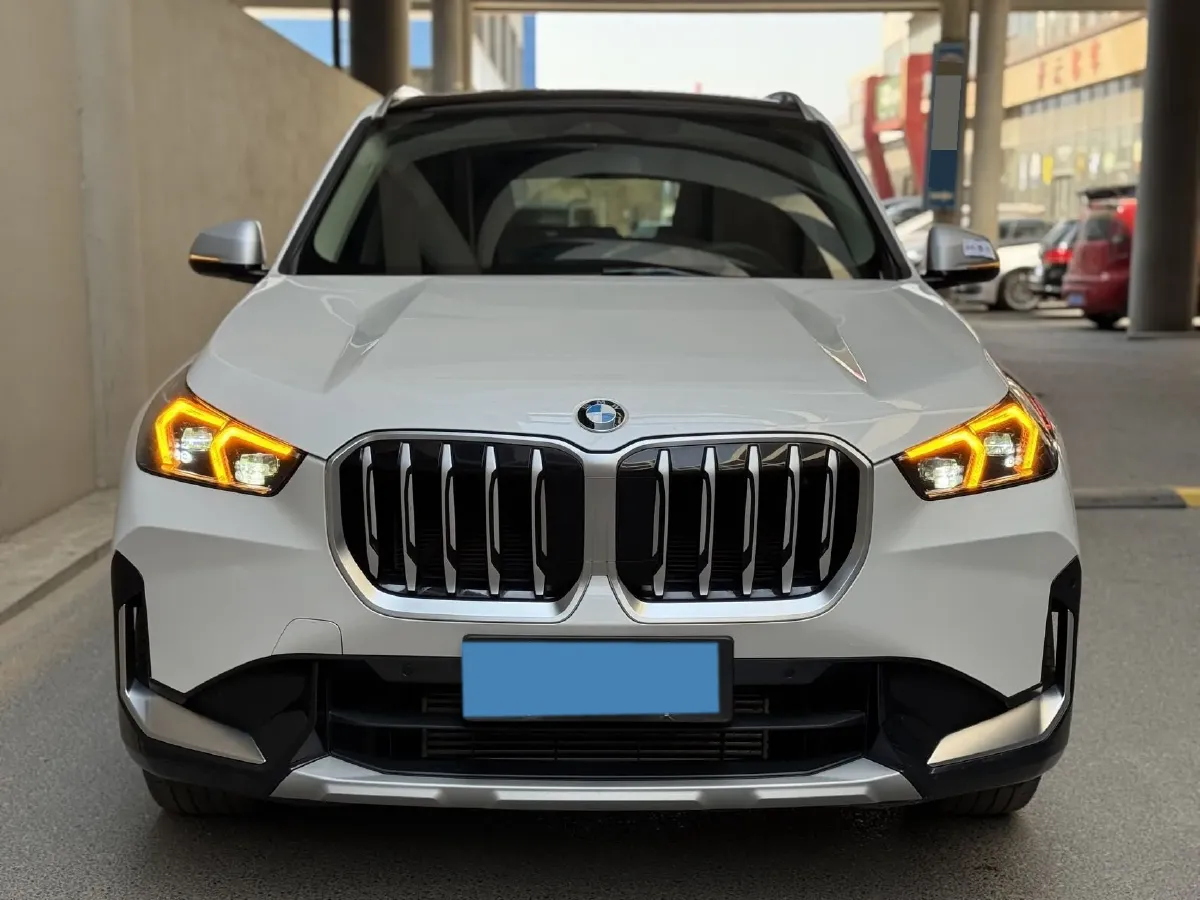 2023 BMW X1 1.5T 156HP L3 7DCT,autocango,china used car exporter,china ev exporter,chinese used car exporter,chinese used ev exporter