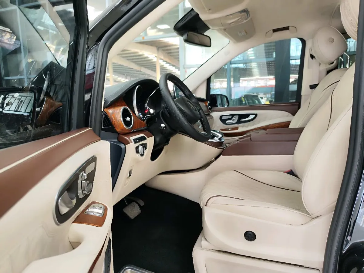 2018 Mercedes-Benz V Class 2.0T 211HP L4 7AT,autocango,china used car exporter,china ev exporter,chinese used car exporter,chinese used ev exporter