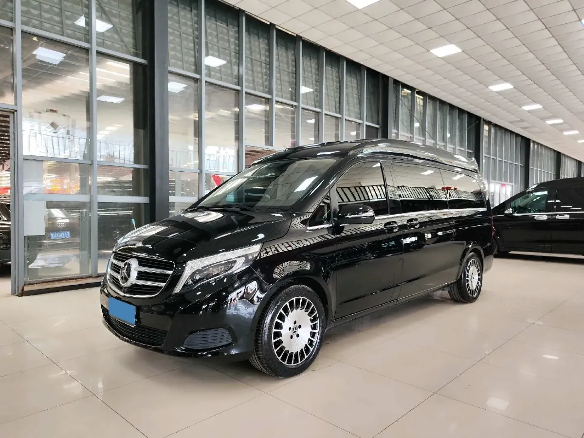 2018 Mercedes-Benz V Class 2.0T 211HP L4 7AT,autocango,china used car exporter,china ev exporter,chinese used car exporter,chinese used ev exporter