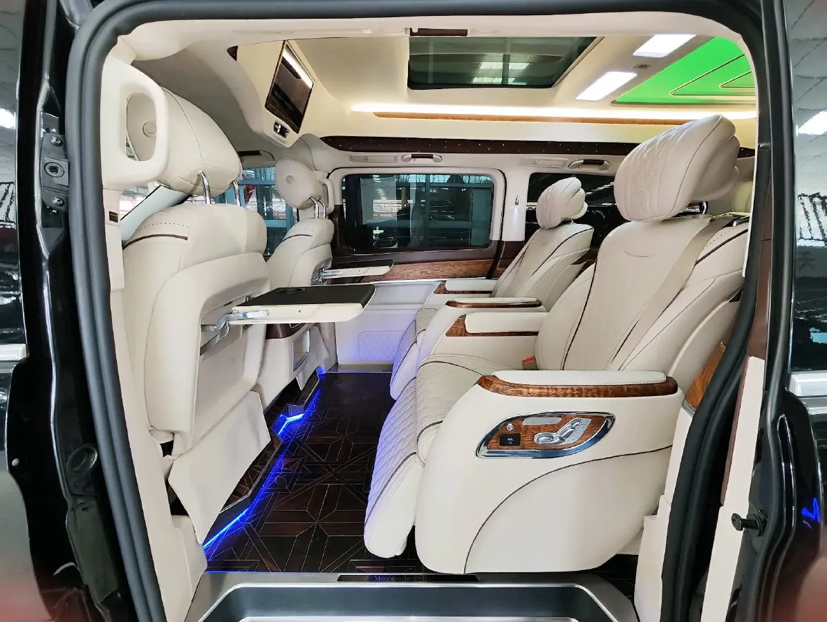 2018 Mercedes-Benz V Class 2.0T 211HP L4 7AT,autocango,china used car exporter,china ev exporter,chinese used car exporter,chinese used ev exporter