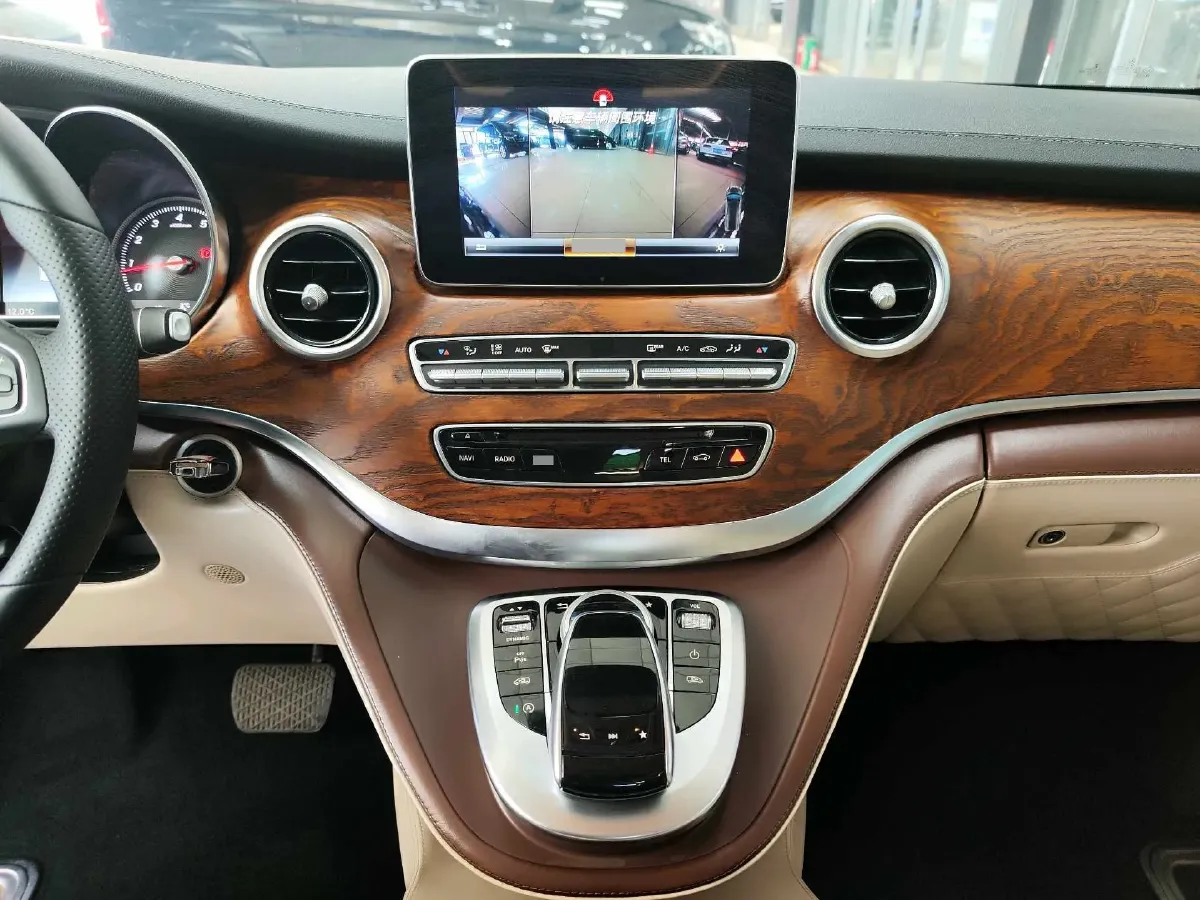 2018 Mercedes-Benz V Class 2.0T 211HP L4 7AT,autocango,china used car exporter,china ev exporter,chinese used car exporter,chinese used ev exporter