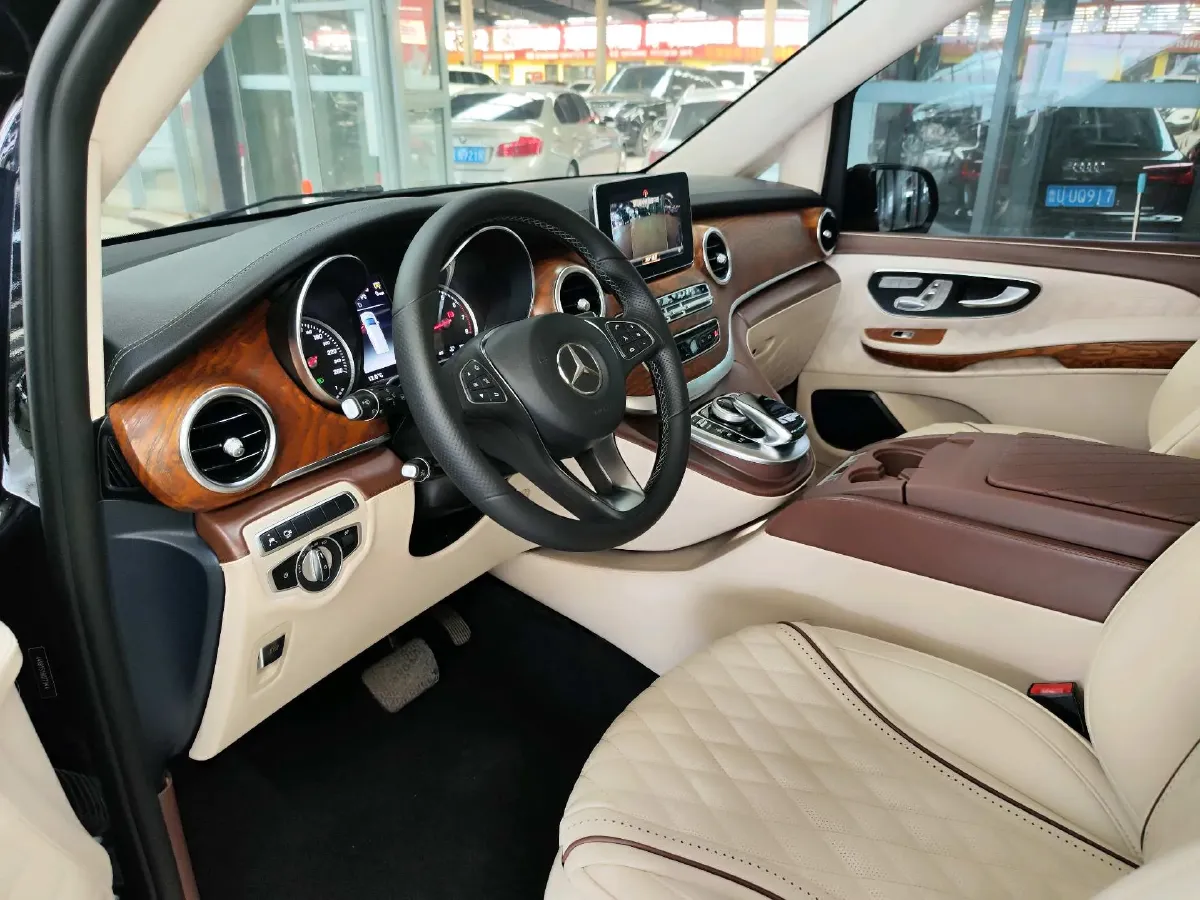 2018 Mercedes-Benz V Class 2.0T 211HP L4 7AT,autocango,china used car exporter,china ev exporter,chinese used car exporter,chinese used ev exporter