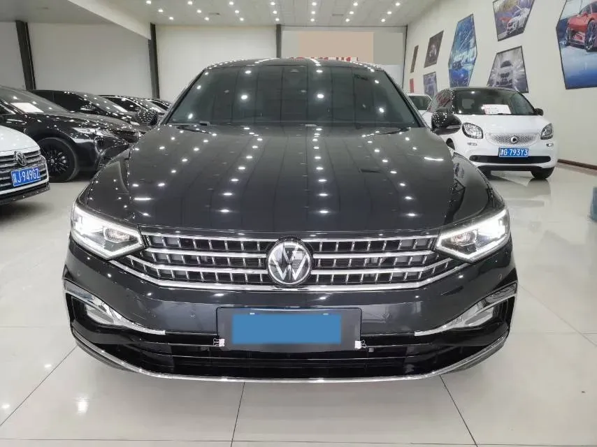 2023 Volkswagen Magotan 2.0T 186HP L4 7DCT,autocango,china used car exporter,china ev exporter,chinese used car exporter,chinese used ev exporter