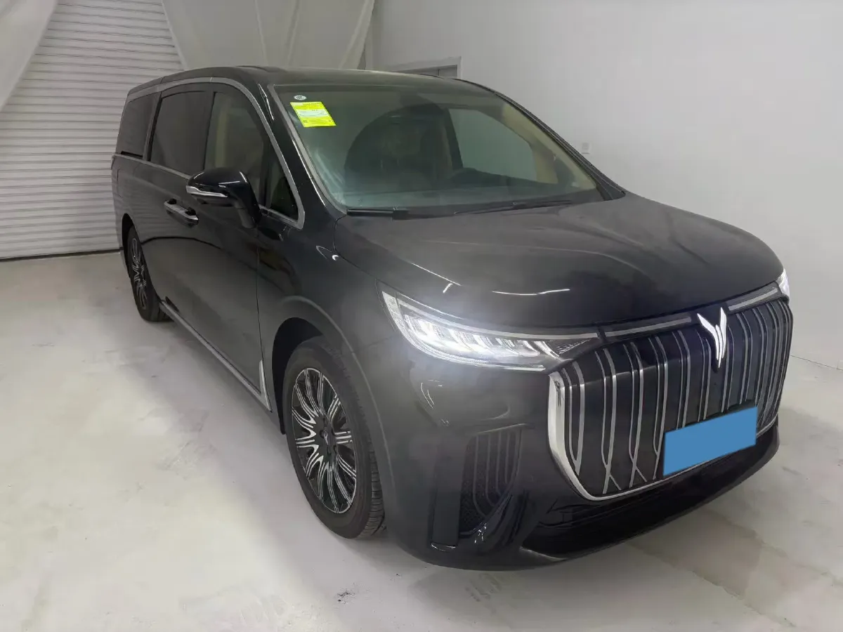 2024 Voyah Dream 1.5T 150HP L4 PHEV 43KWH,autocango,china used car exporter,china ev exporter,chinese used car exporter,chinese used ev exporter