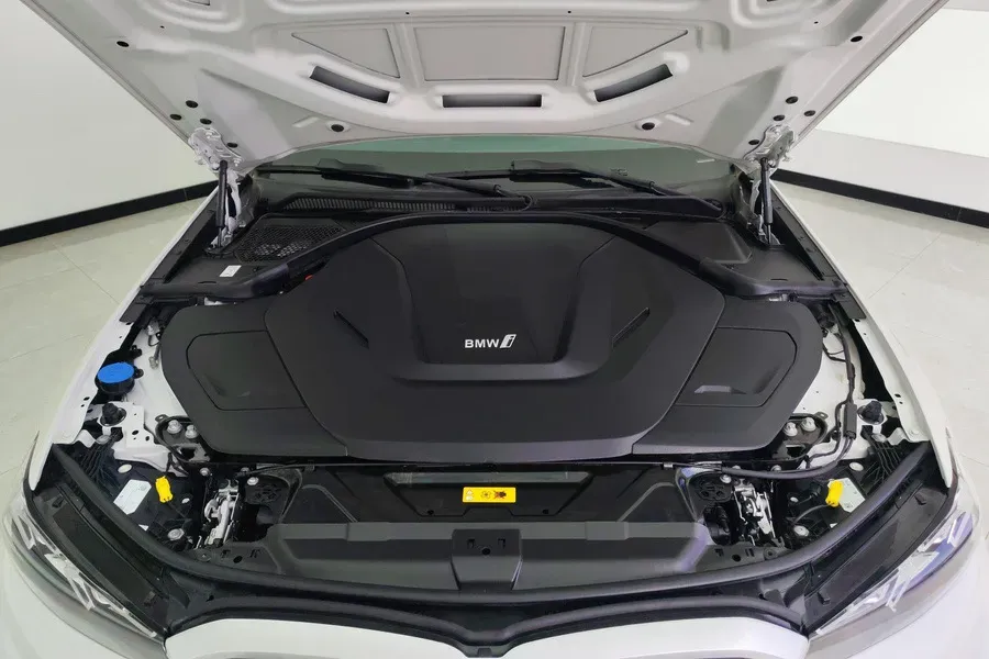 2024 BMW i3 BEV 70KWH,autocango,china used car exporter,china ev exporter,chinese used car exporter,chinese used ev exporter