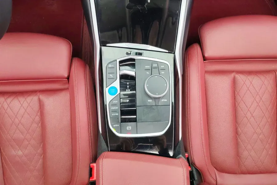 2024 BMW i3 BEV 70KWH,autocango,china used car exporter,china ev exporter,chinese used car exporter,chinese used ev exporter