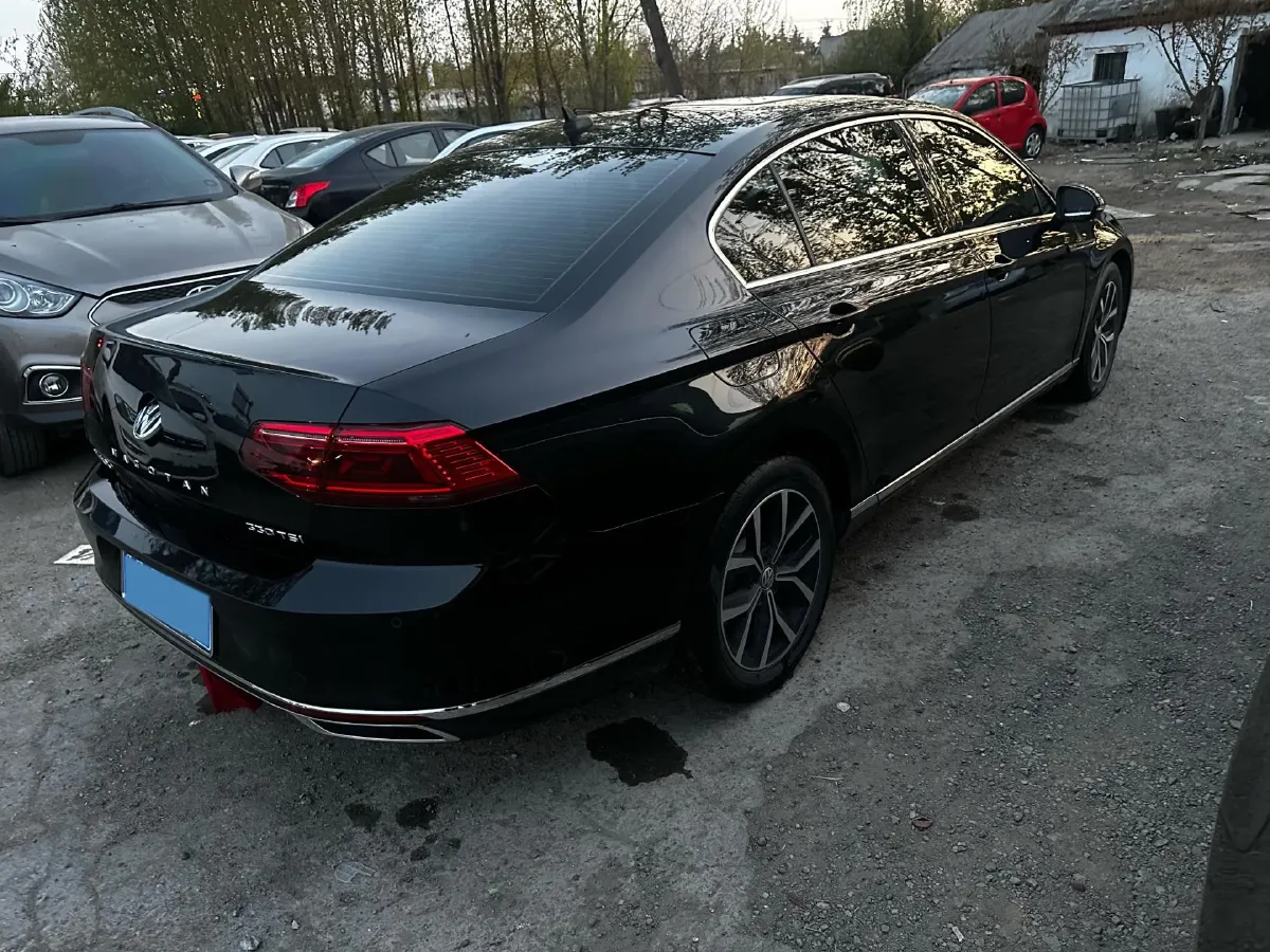 2020 Volkswagen Magotan 2.0T 186HP L4 7DCT,autocango,china used car exporter,china ev exporter,chinese used car exporter,chinese used ev exporter