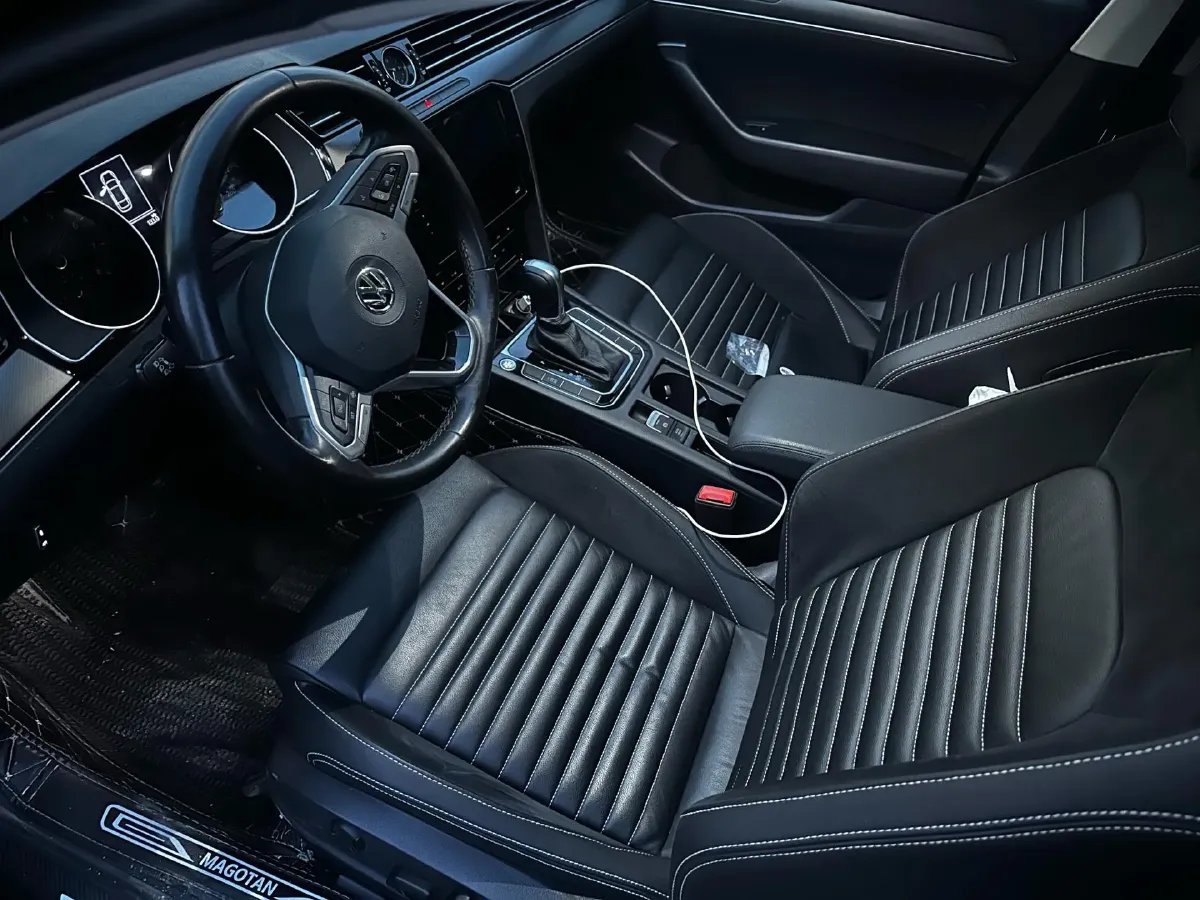 2020 Volkswagen Magotan 2.0T 186HP L4 7DCT,autocango,china used car exporter,china ev exporter,chinese used car exporter,chinese used ev exporter