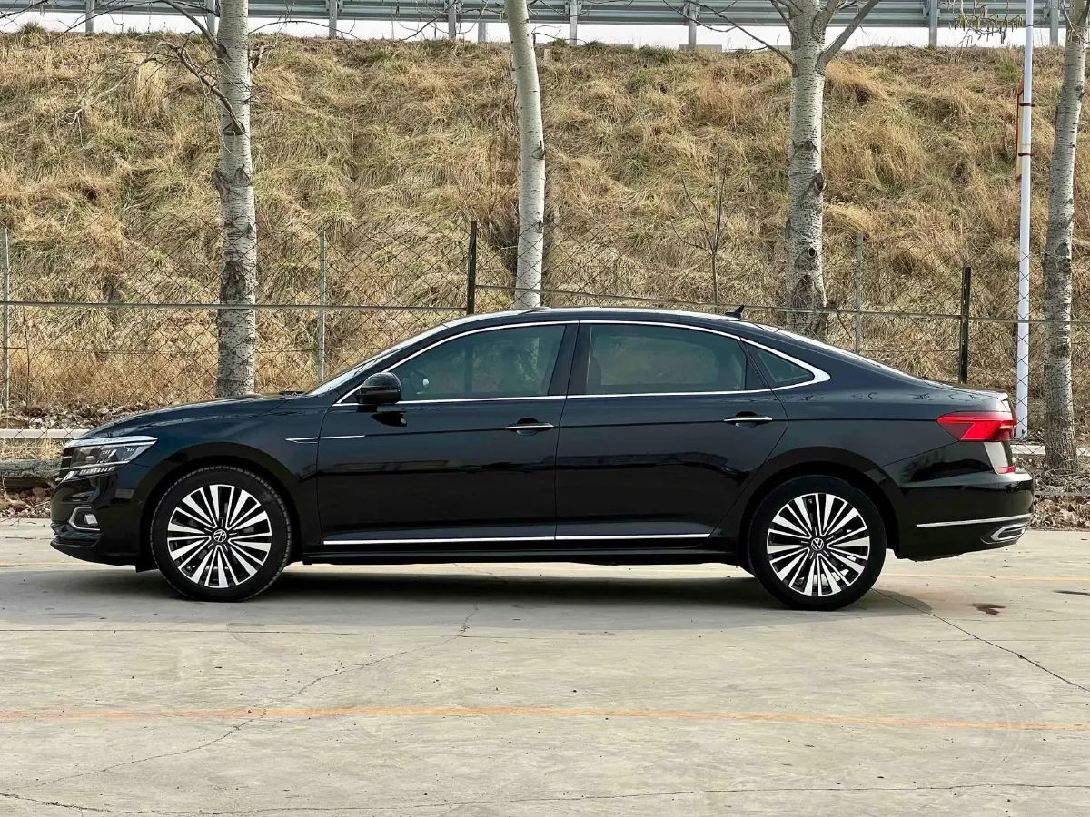 2019 Ford Taurus 2.0T 245HP L4 8AT,autocango,china used car exporter,china ev exporter,chinese used car exporter,chinese used ev exporter