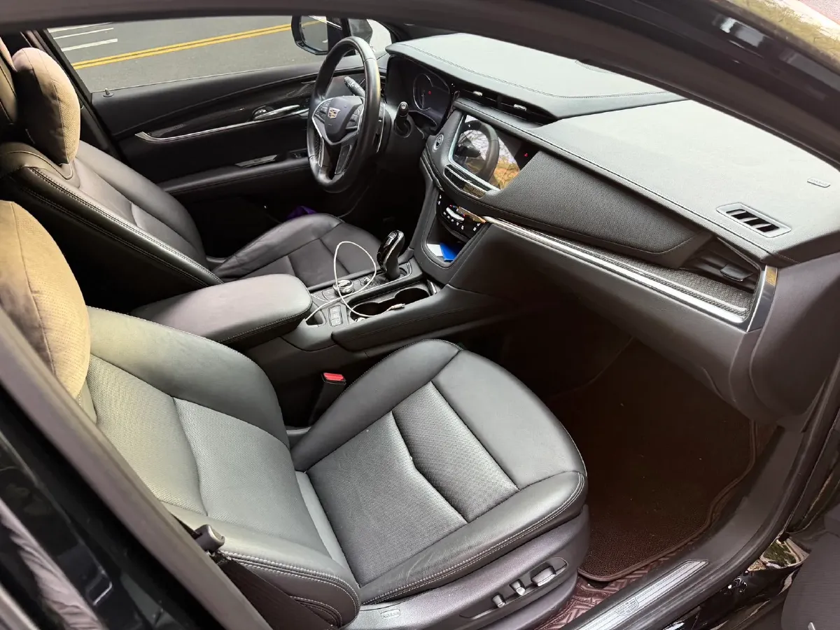 2023 Cadillac XT5 2.0T 237HP L4 9AT,autocango,china used car exporter,china ev exporter,chinese used car exporter,chinese used ev exporter